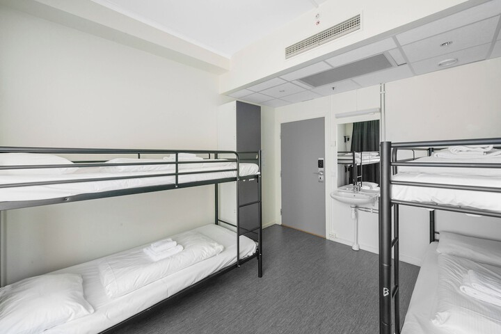 Room 44 of 64