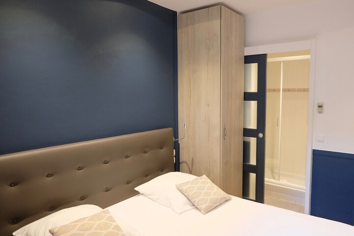Room 7 of 34