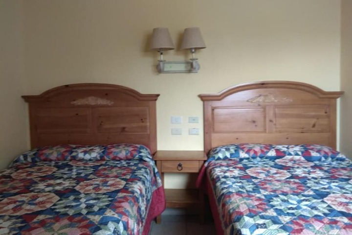 Room 10 of 18