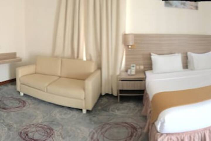 Room 19 of 76