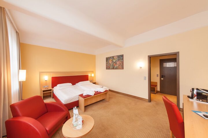 Room 13 of 71