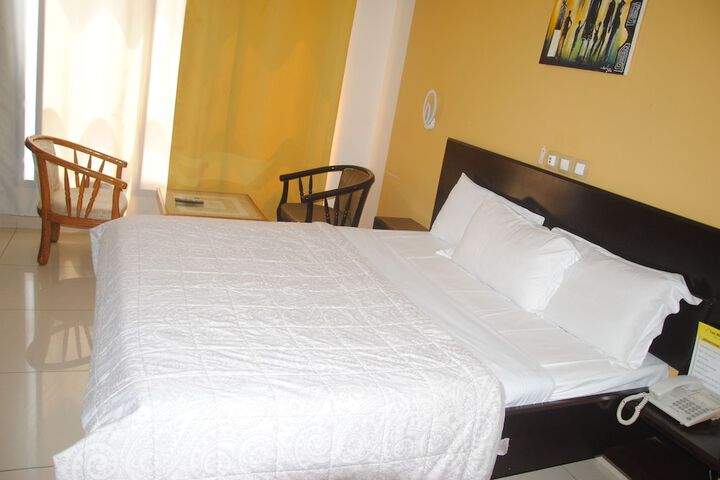 Room 18 of 29