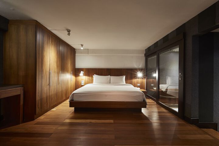 Room 25 of 50
