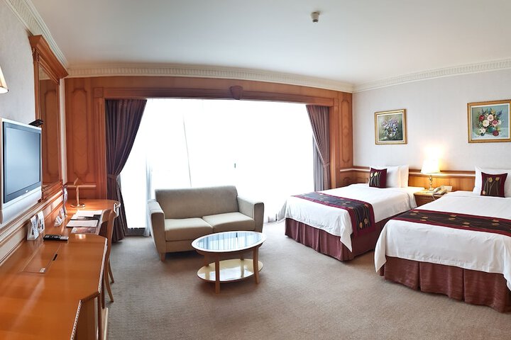 Room 8 of 39