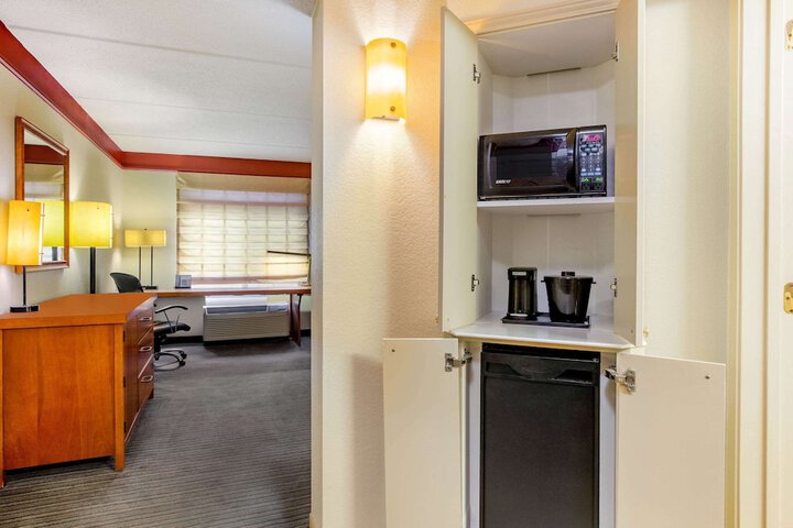 2 Double Beds (4 of 10)