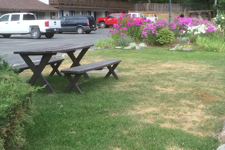 Property Grounds 33 of 37