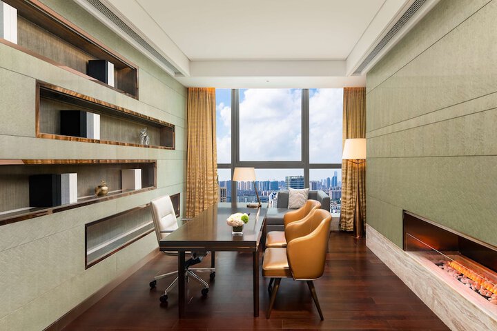 Room 6 of 49