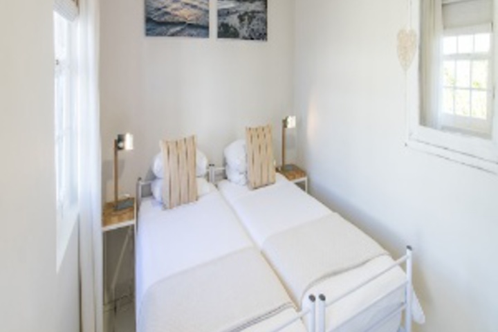 Room 393 of 648