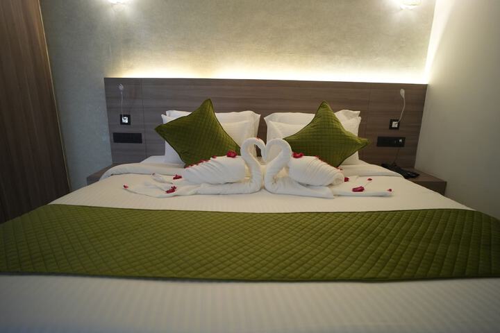 Room 4 of 13