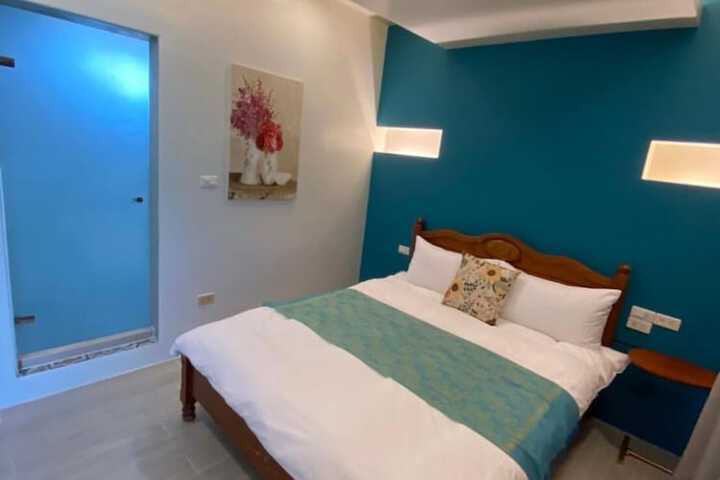 Room 3 of 36