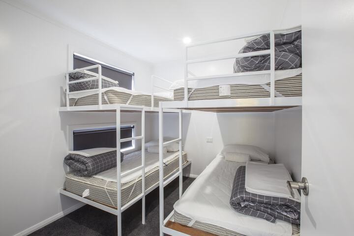Room 206 of 876