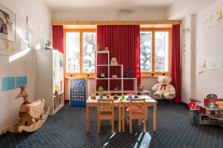 Room 33 of 49