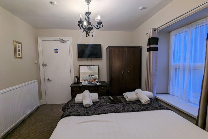Room 50 of 99