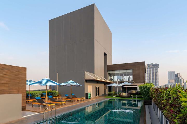 Hotel with Pool