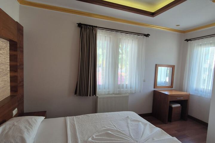 Room 7 of 26