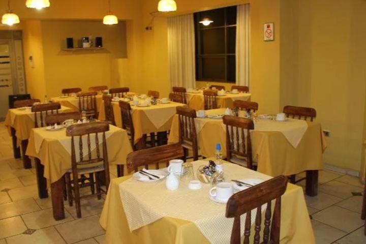 Dining 18 of 18
