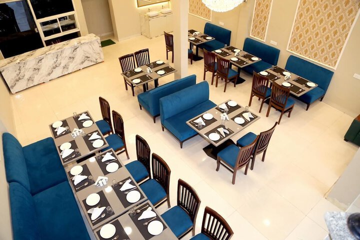 Dining 26 of 34