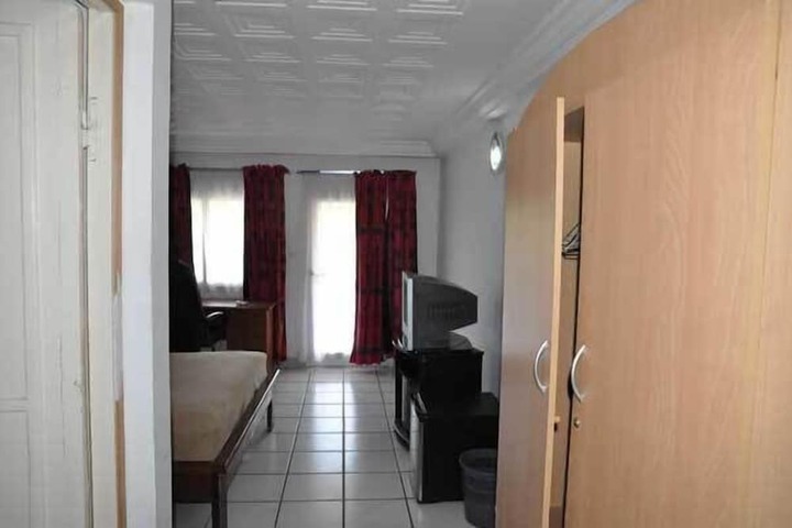 Room 8 of 41