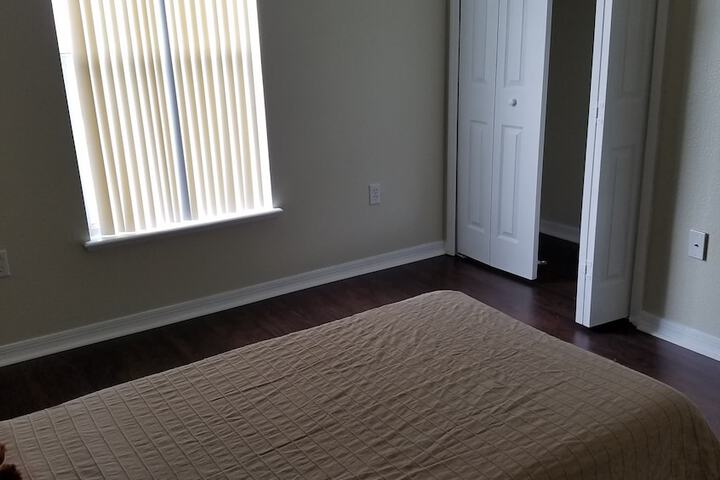 Room 11 of 29