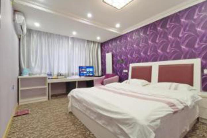 Room 17 of 19