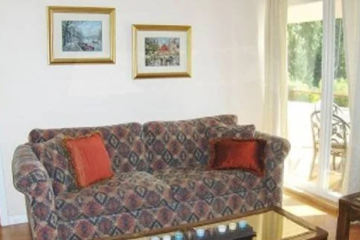 Room 5 of 13