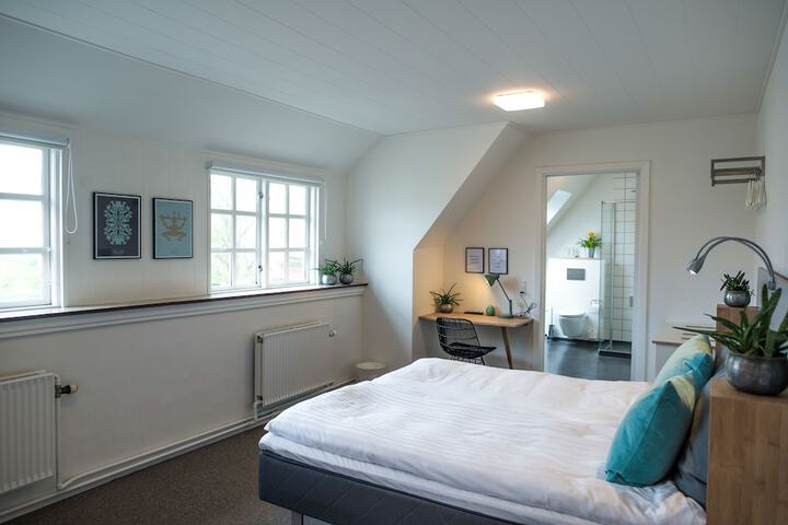 Room 10 of 31