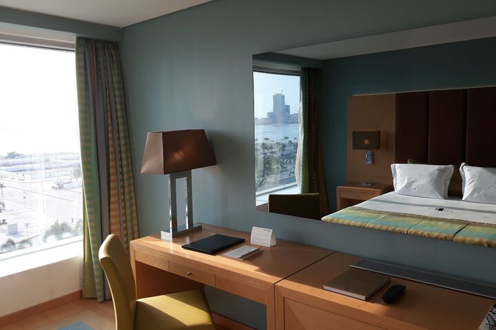 Room 8 of 40