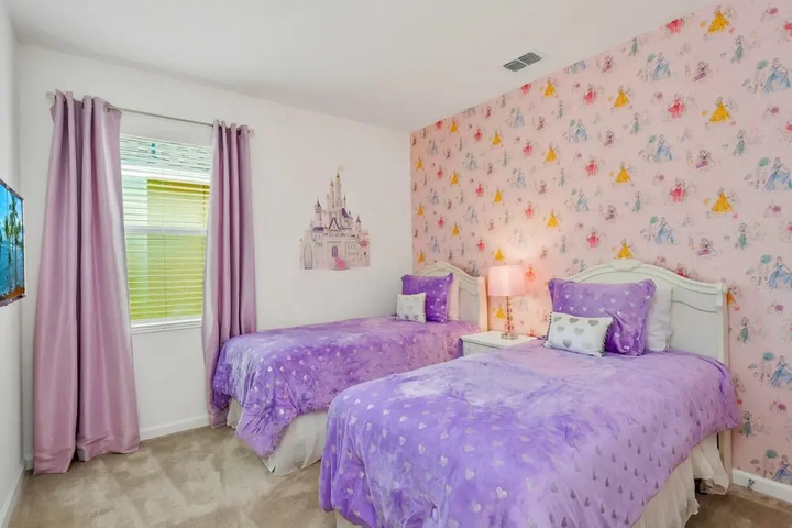 Room 2 of 21