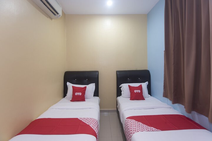 Room 8 of 33