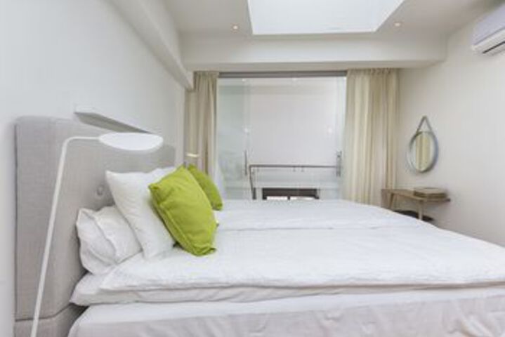 Room 7 of 24