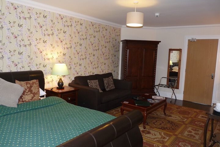 Room 5 of 14
