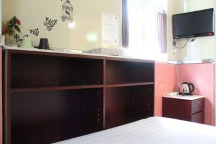 Room 18 of 25