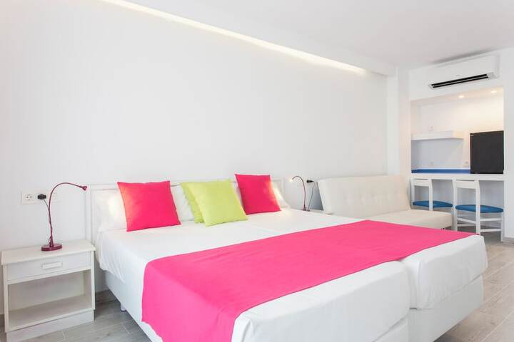 Room 32 of 67