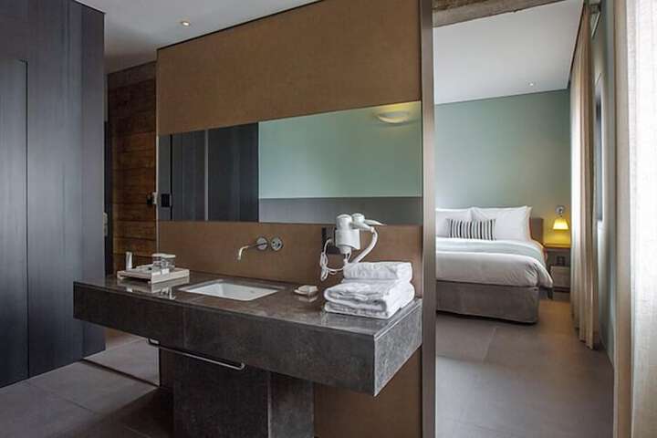 Room 8 of 50