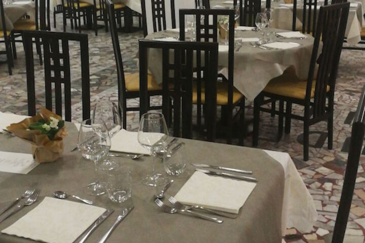 Dining 3 of 20