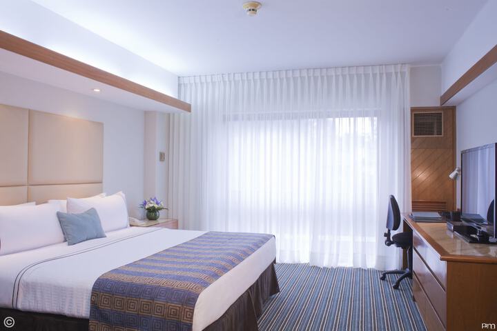 Room 12 of 125