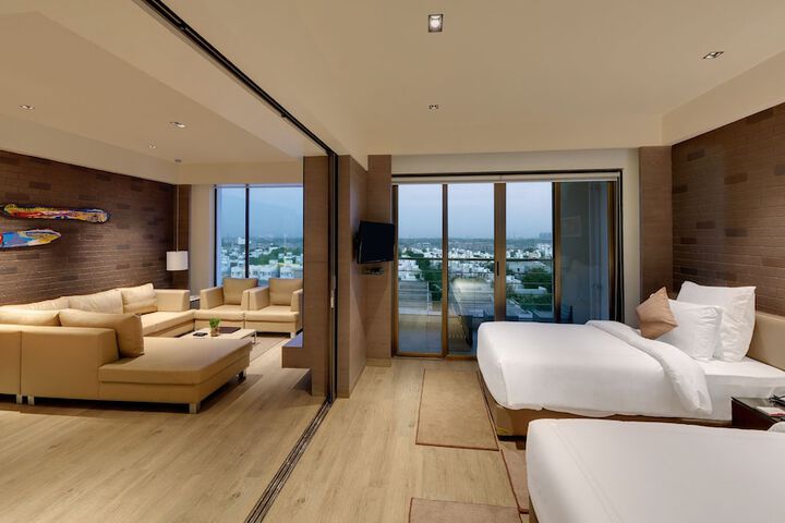 Room 28 of 61