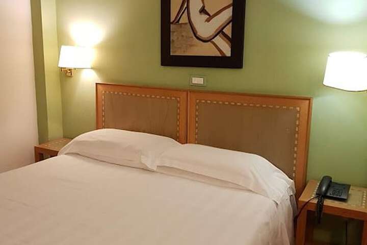 Room 14 of 39