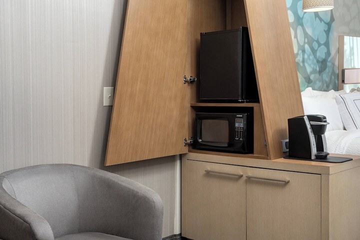 Room 2 of 43