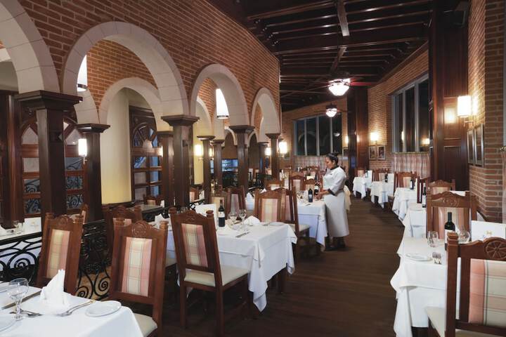 Dining 57 of 85