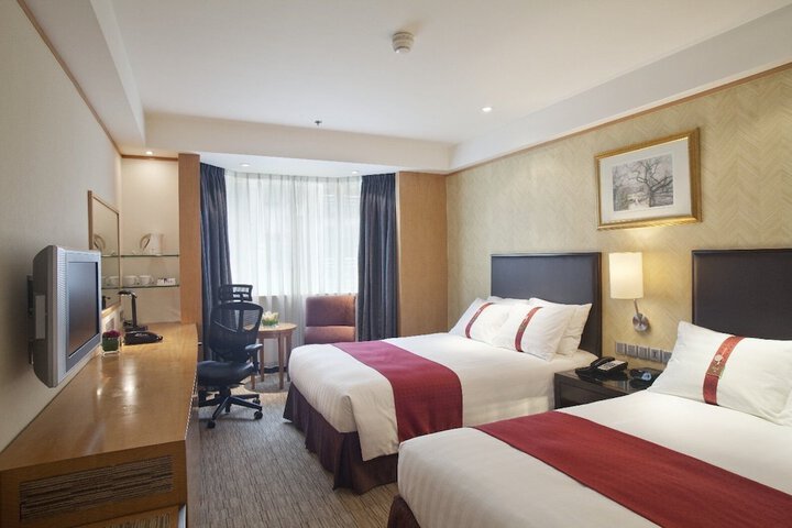 Room 35 of 85