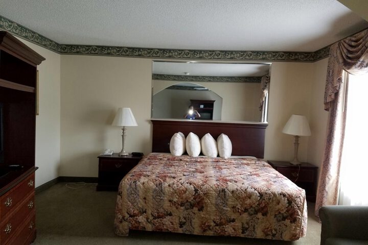 Room 6 of 15