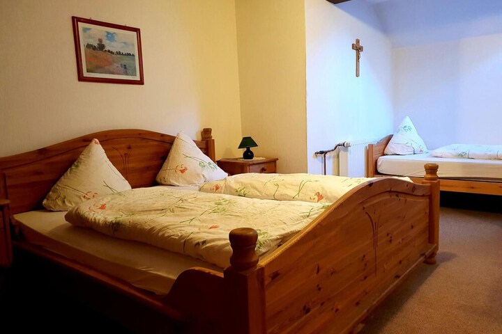 Room 14 of 48