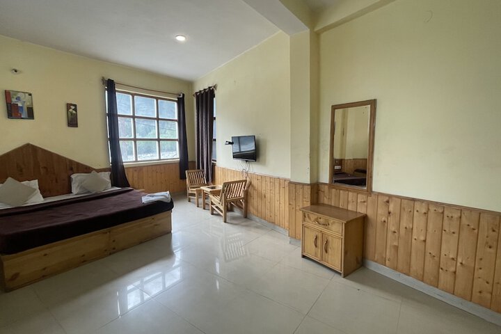 Room 8 of 43