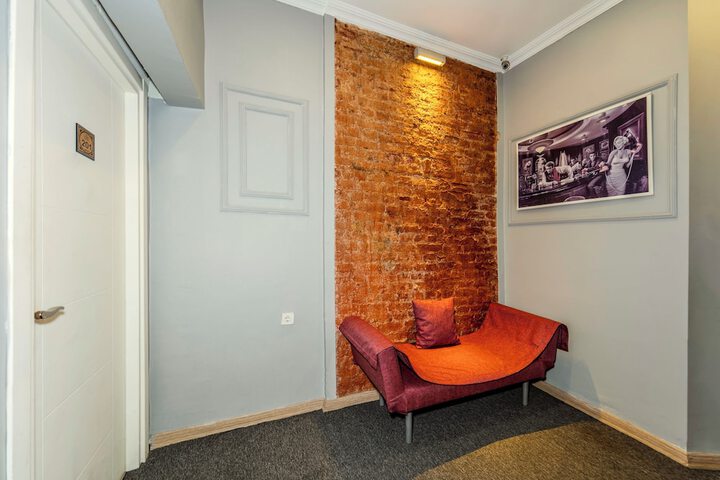 Room 27 of 43