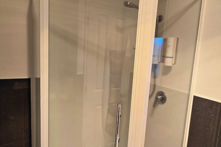 Room 152 of 175