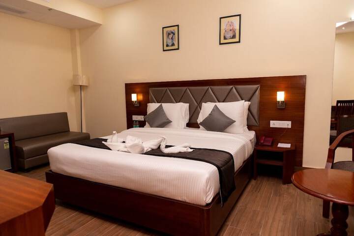 Room 4 of 20