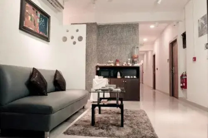 Room 11 of 14