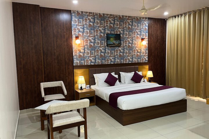 Room 4 of 17