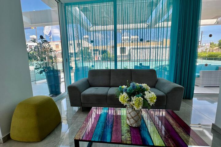 Sunny Blue Hotel